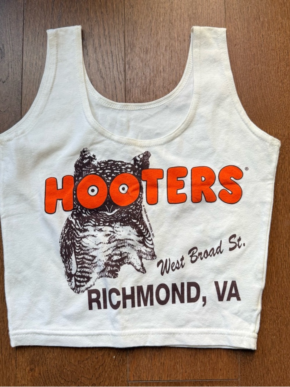 Hooters White Graphic Crop Tank Top Vintage 1995